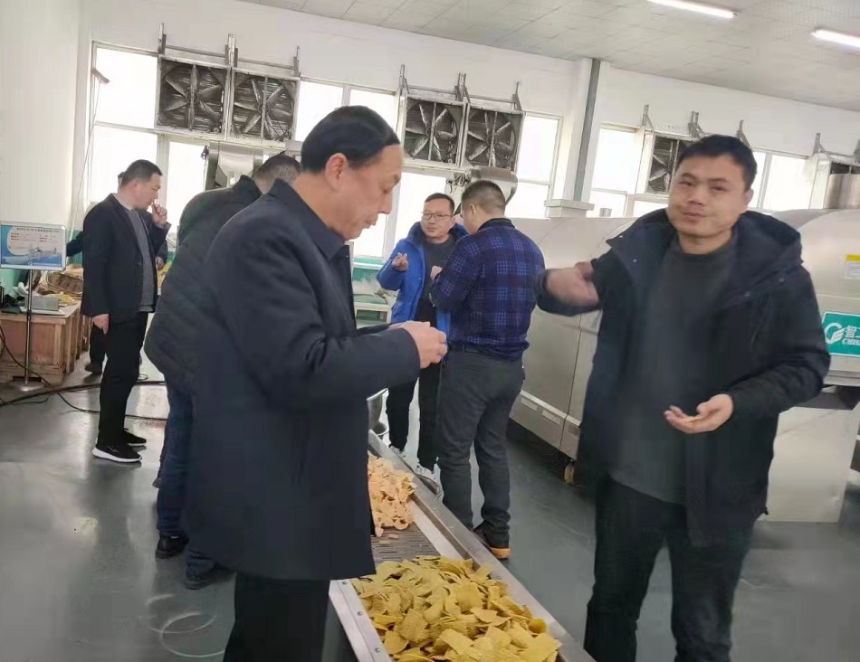 許昌智工小型流水線電磁炒貨機(jī)