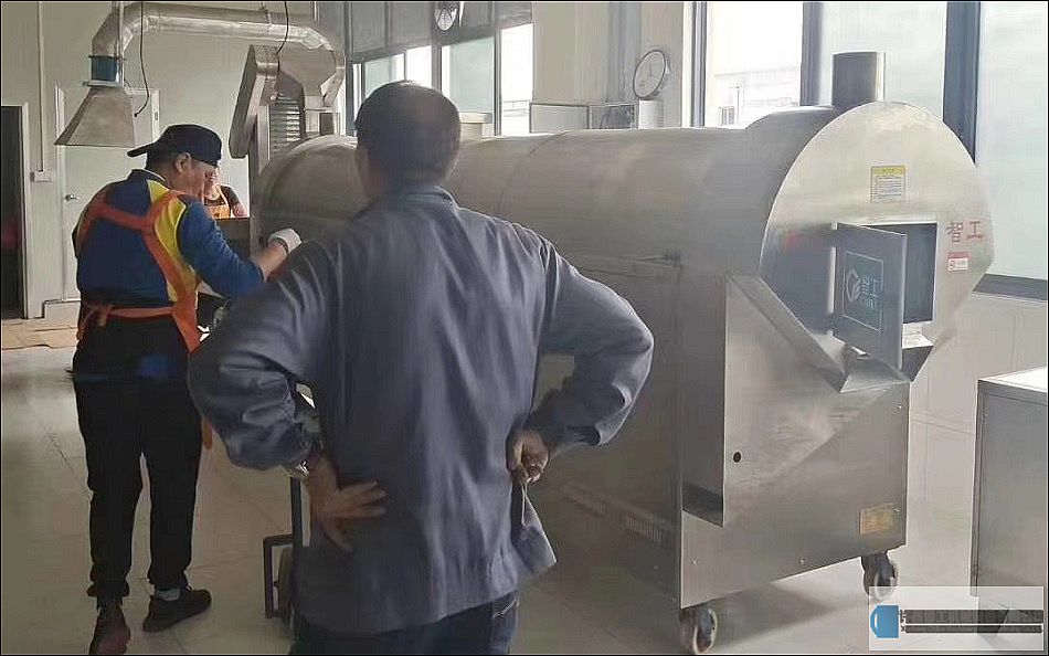 蘇州食品公司再次訂購四米電磁流水線炒貨設(shè)備