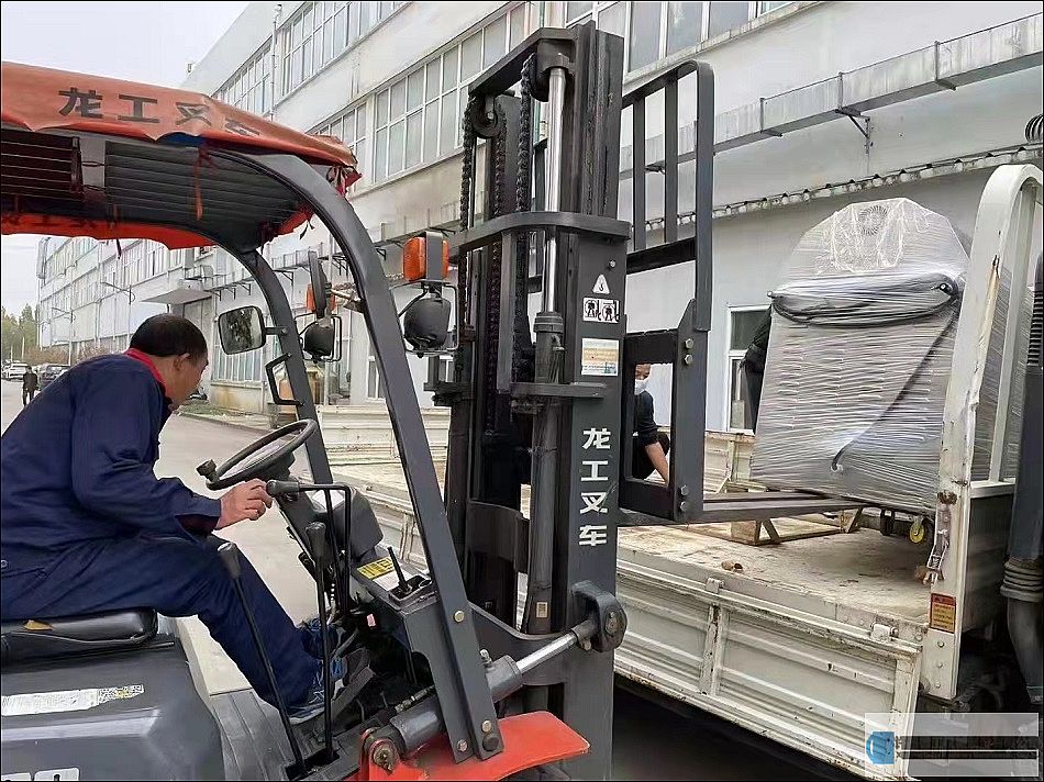安徽亳州客戶來公司試機(jī)訂購(gòu)中小型電磁炒貨機(jī)
